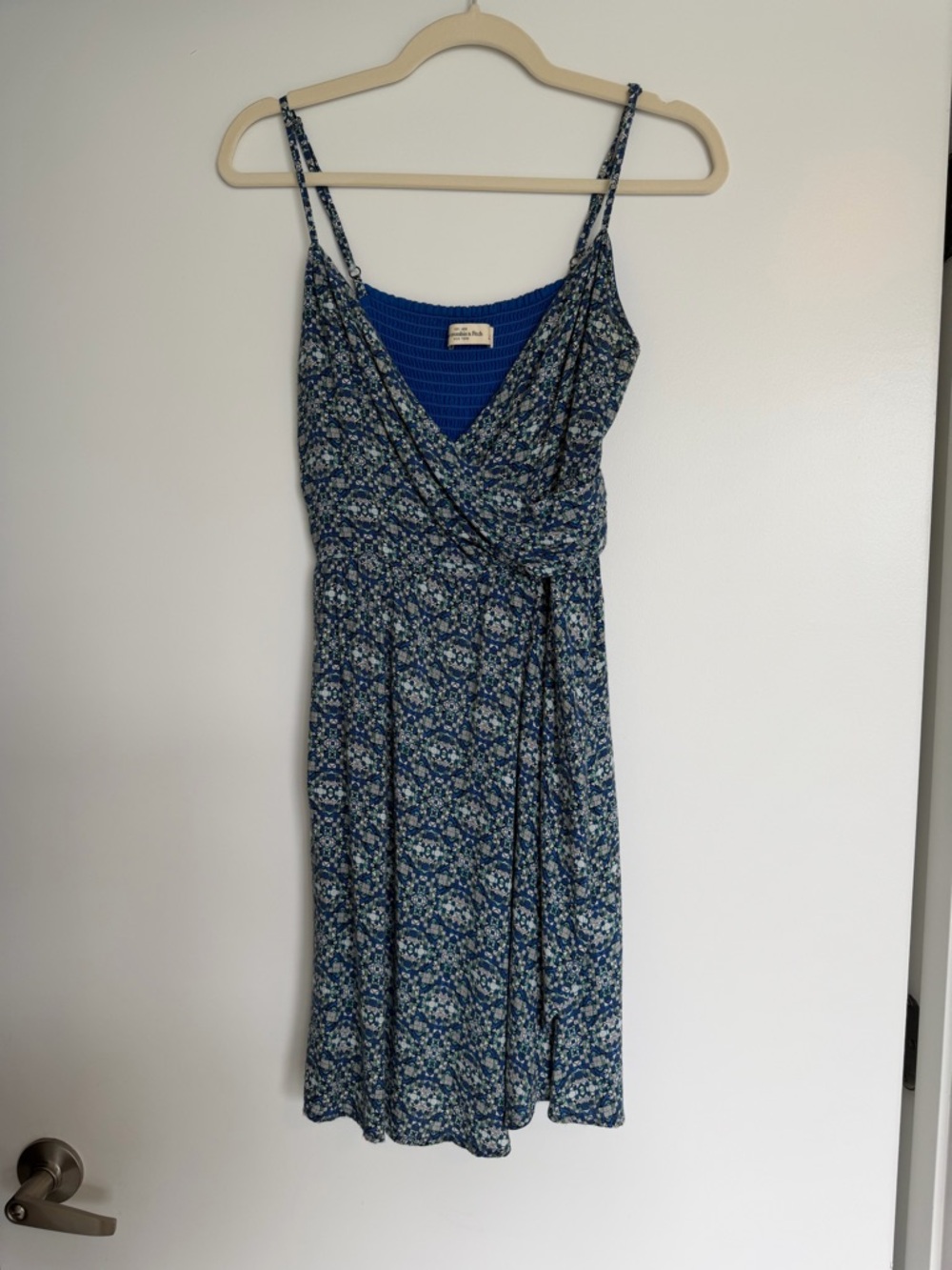 Abercrombie & Fitch Blue Printed Mini Dress Size Medium – Smocked Back, Strappy